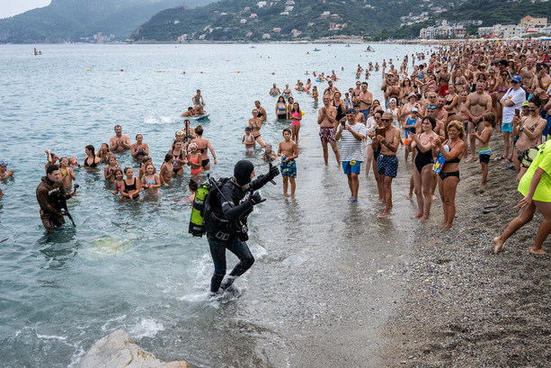 Paolo Cappucciati bissa il record internazionale: 24 ore in immersione nel Golfo dell'Isola
