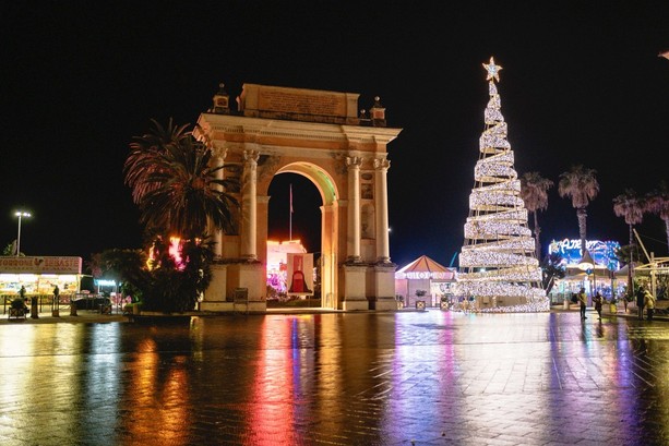 Finale Ligure accende il Natale