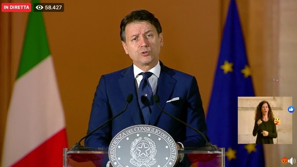 Conte: si riapre, rischio calcolato