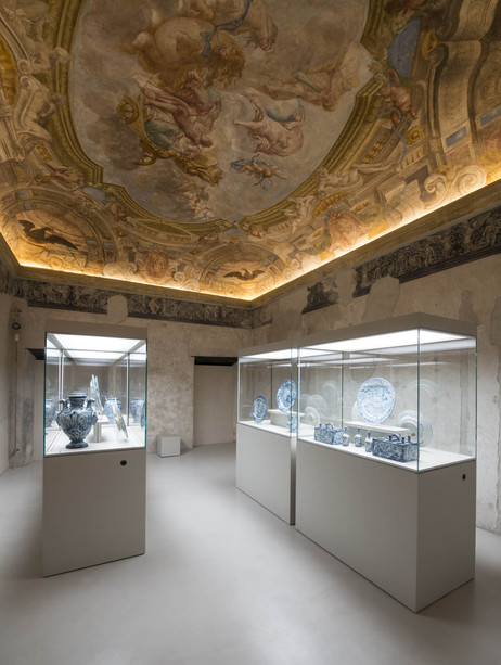 Sala 2 Bartolomeo Guidobono e il decoro istoriato barocco - Museo della Ceramica di Savona (Courtesy Museo della Ceramica di Savona, Foto Fulvio Rosso)