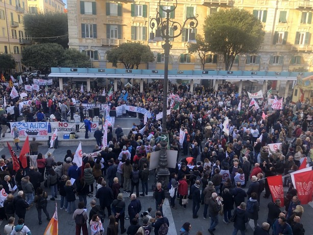 Rigassificatore: Savona ricorre al Tar