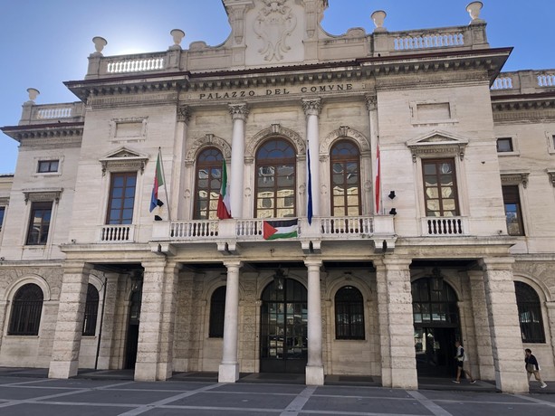 Metti la bandiera, togli la bandiera Metti la bandiera, togli la bandiera