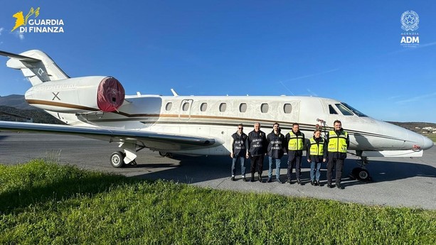 Frode Iva, sequestrati sei milioni di euro e tre jet privati
