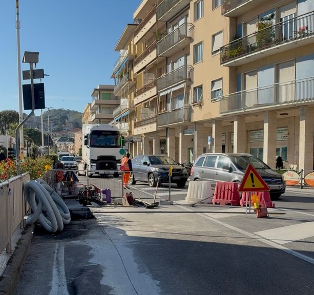 Nuovo semaforo ad Albissola Marina Nuovo semaforo ad Albissola Marina