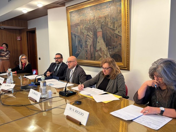 Crisi complessa: i soldi da soli non bastano