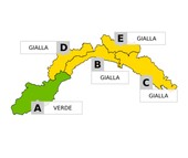 Meteo, temporali in arrivo: allerta gialla per domenica