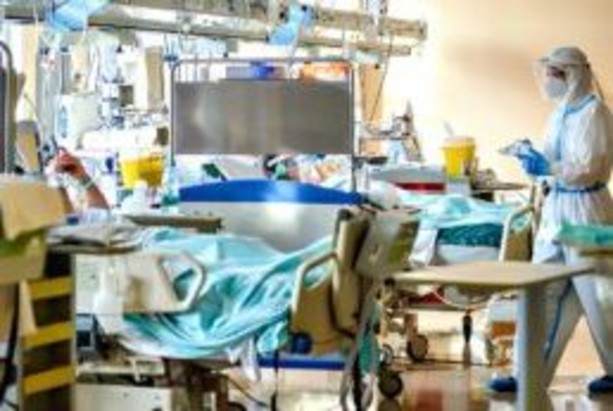 Appello dei medici e dirigenti sanitari: ospedali sovraccarichi, non allentare le restrizioni