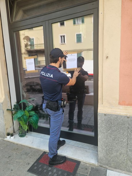 Il coiffeur mezzo ciucco Il coiffeur mezzo ciucco