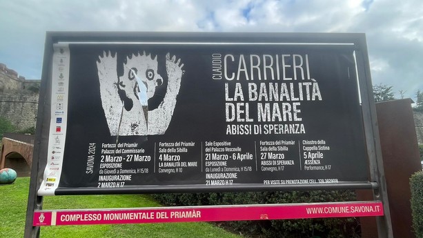 Priamar, vandalizzato lo striscione della mostra di Claudio Carrieri