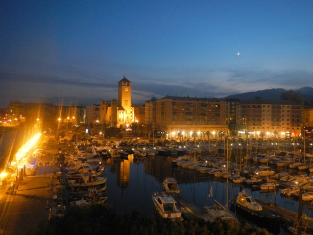 Tentato omicidio in darsena: un denunciato