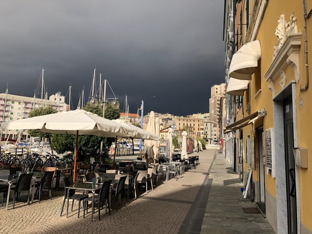 In Darsena con l'hashish in tasca: Daspo urbano per un ventenne