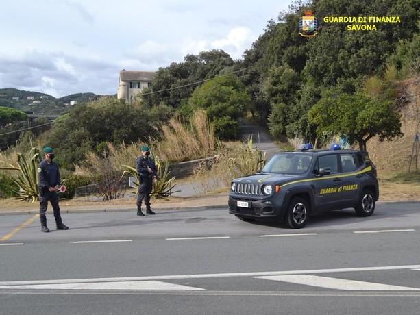 Guardia di Finanza Savona: due arresti per spaccio