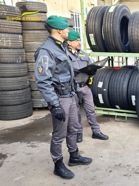 Savona, frode IVA nel commercio pneumatici