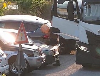 Furto di carburante a Vado: nei guai 17 autotrasportatori