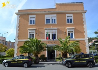 Acqua agitata a ponente