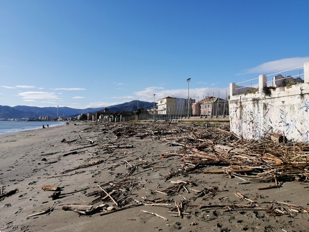 La passeggiata che il mare distruggerà