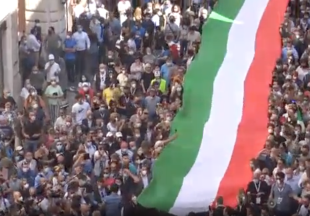 la manifestazione del centrodestra a Roma il 2 giugno scorso