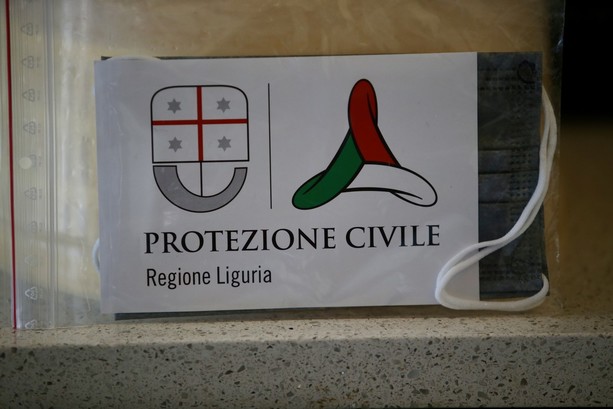 155 mila euro per griffare le mascherine col logo della Regione