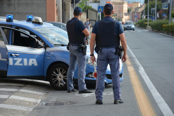 Polizia, controlli in Riviera