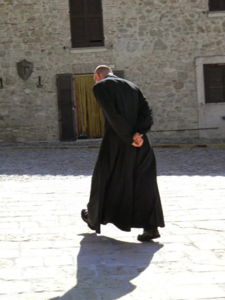 Dove non passa il prete Dove non passa il prete