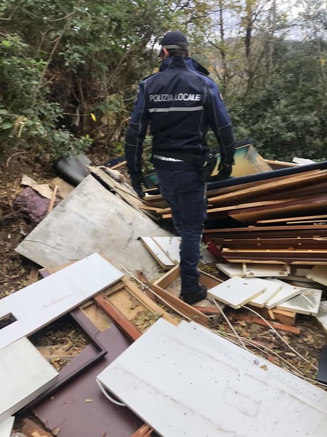 Savona, 14 denunce e 39mila euro di sanzioni per abbandono di rifiuti