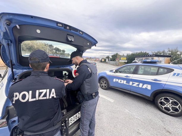 Savona, tentato furto con scasso a scuola Savona, tentato furto con scasso a scuola