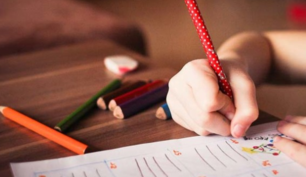 Liguria, meno scuole per tutti