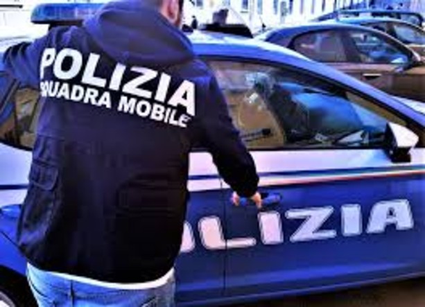 Maltrattamenti in famiglia, braccialetto elettronico per un quarantatreenne
