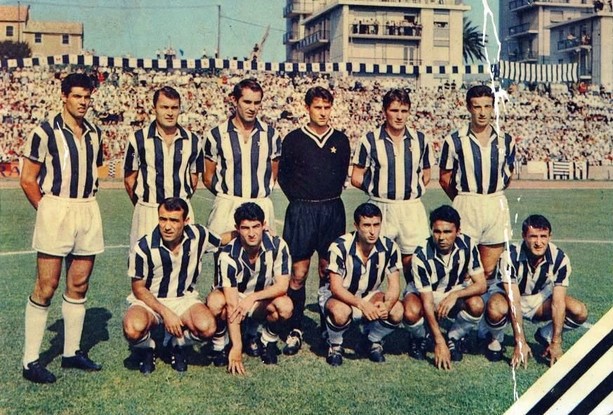 Juventus campione d'Italia 1966 - 67: Salvadore, De Paoli, Bercellino, Anzolin, Leoncini, Castano. accosciati: Del Sol, Favalli, Gori, Cinesinho, Menichelli