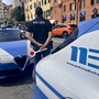 Minaccia e aggredisce i poliziotti, arrestato
