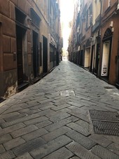 Savona, un bando per riaprire le serrande